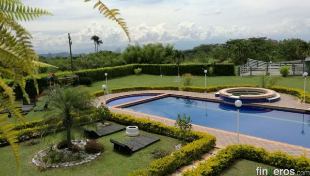 Hermosa finca en el sector de morelia con amplios espacios - Finca a Pereira, Risaralda